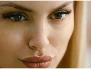 Η φωτογραφία της Παναγιώταρου πριν από τις πλαστικές που θέλει να καταστραφεί! (φώτο)